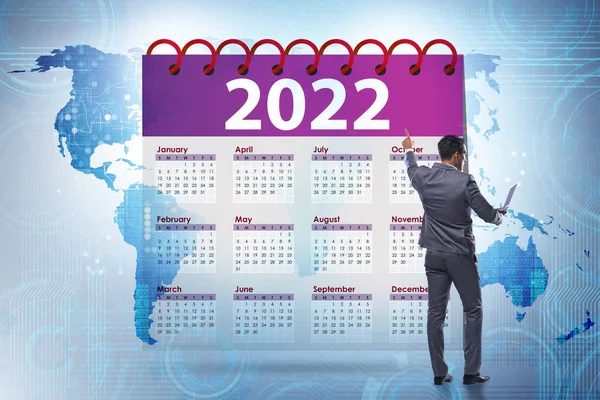 Biznesmen w koncepcji kalendarza roku 2022 — Zdjęcie stockowe