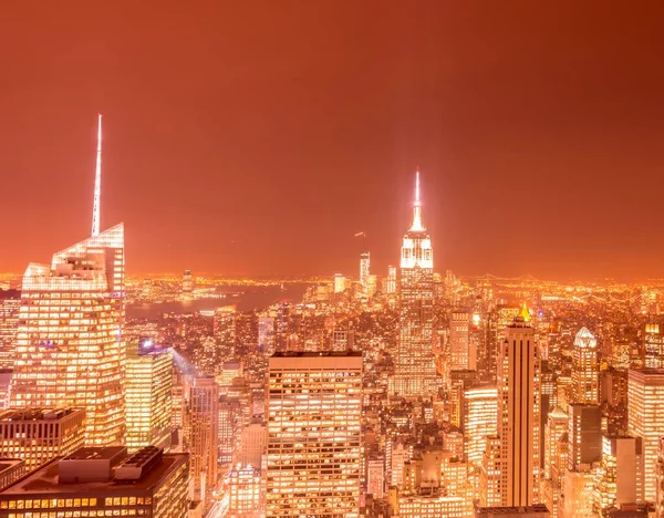 Vista notturna di New York Manhattan durante il tramonto — Foto Stock