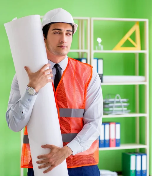 Man architect working on the project — Stock Photo, Image