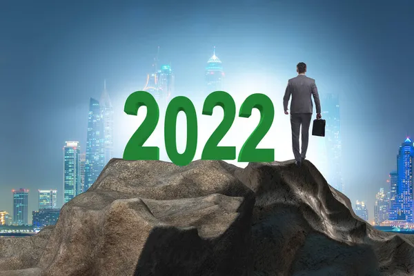 Concept van het nieuwe jaar 2022 met zakenmensen — Stockfoto