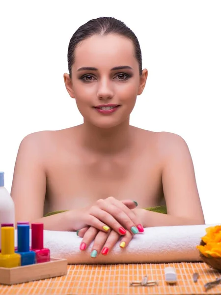 Mulher em tratamento de mãos conceito de manicure — Fotografia de Stock