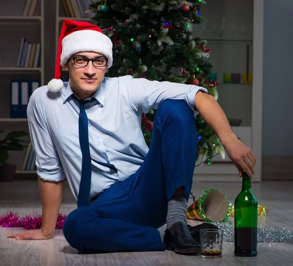 Επιχειρηματίας γιορτάζει τα Χριστούγεννα στο σπίτι και μόνο — Φωτογραφία Αρχείου