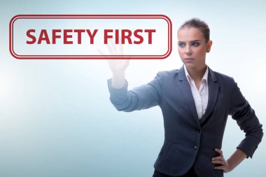 İş kadınlarında güvenlik önce gelir.