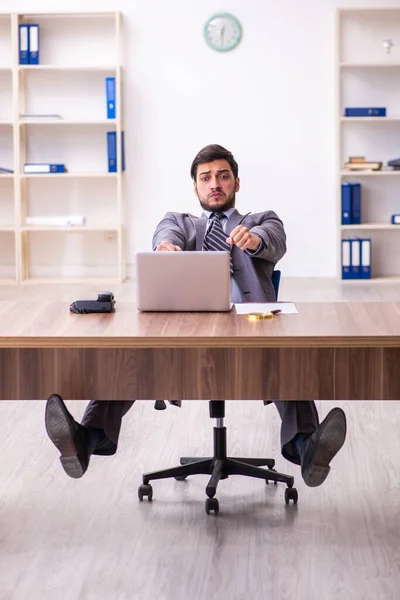 Young handsome businessman employee working in the office — Stock Photo, Image