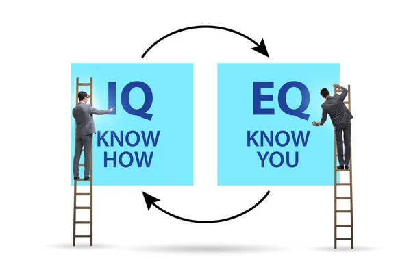 Koncepcje umiejętności EQ i IQ z biznesmenem — Zdjęcie stockowe