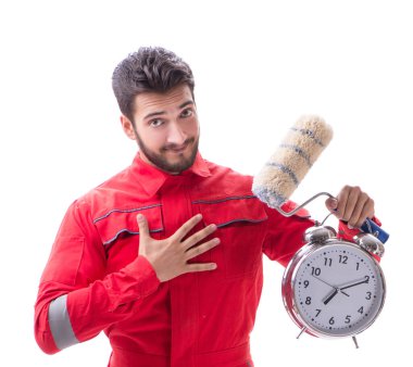 Fırçalı genç yakışıklı ressam beyaza izole edilmiş.