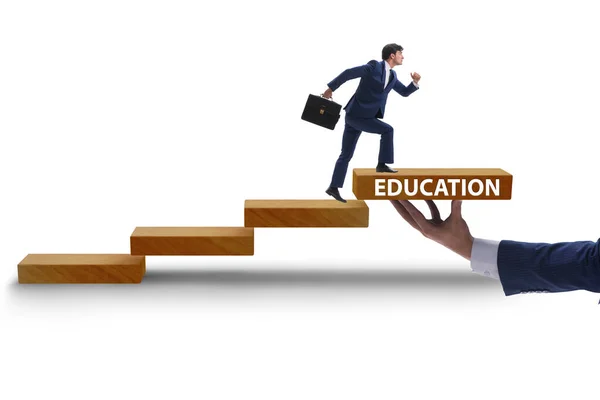 Oktatási koncepció az üzletemberrel lépésről lépésre — Stock Fotó