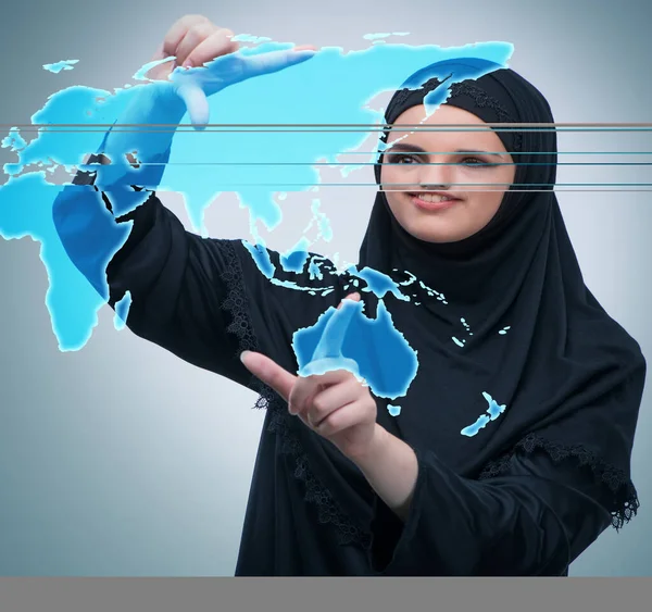 Арабская предпринимательница-мусульманка в концепции бизнеса — стоковое фото