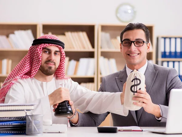 Diverse affärsidé med arabisk affärsman — Stockfoto