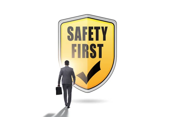 Prima insignă de siguranță cu oamenii de afaceri — Fotografie, imagine de stoc