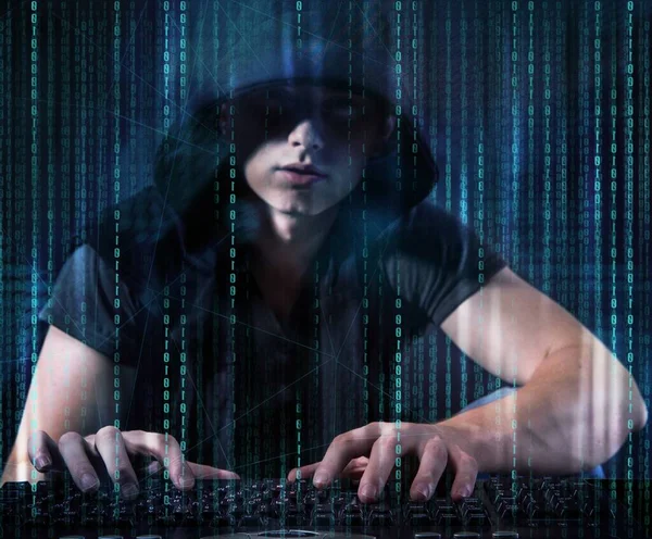 Joven hacker en concepto de seguridad digital —  Fotos de Stock