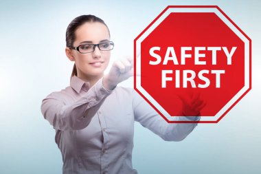 İş kadınlarında güvenlik önce gelir.