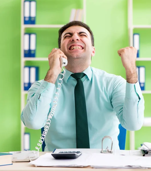 Male financial manager working in the office — Stock Photo, Image