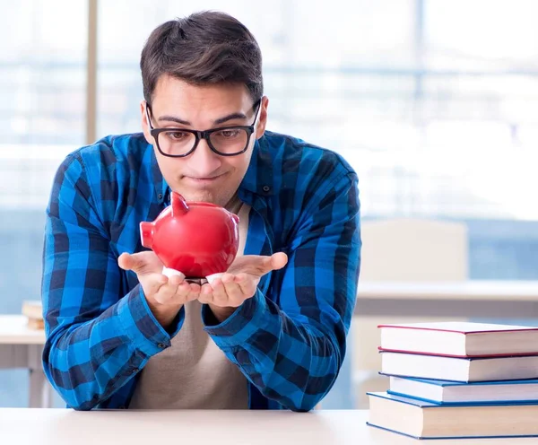 O conceito de livros didáticos caros e custo da educação — Fotografia de Stock