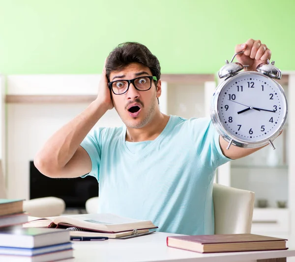 Student preparing for university exams at home in time managemen — Stock Photo, Image