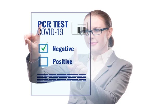 Konzept des Coronavirus-Covid-19-Tests mit Geschäftsfrau — Stockfoto