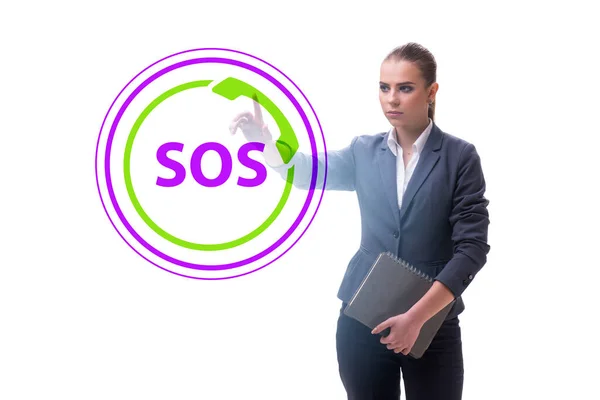Empresária pressionando o botão SOS em caso de perigo — Fotografia de Stock