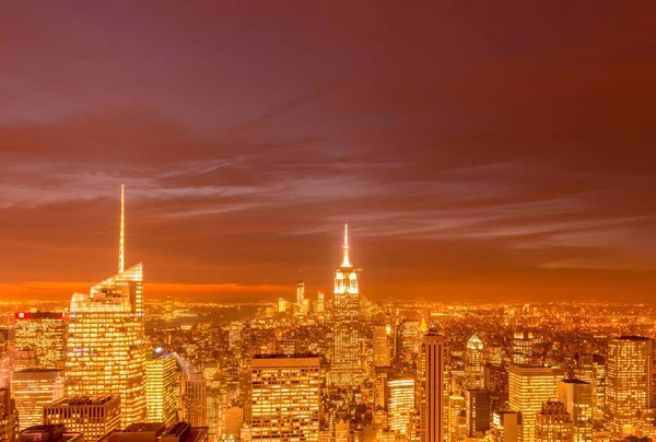 Noční pohled na New York Manhattan při západu slunce — Stock fotografie