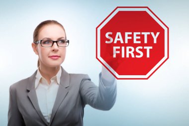 İş kadınlarında güvenlik önce gelir.