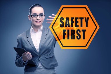 İş kadınlarında güvenlik önce gelir.