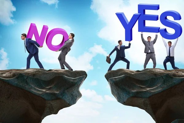 Businessmen in YES NO concept — Stock Photo, Image