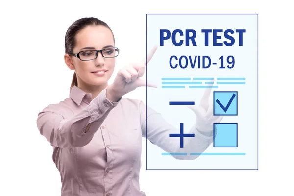 Koncepce koronavirového covid-19 testu s podnikatelkou — Stock fotografie