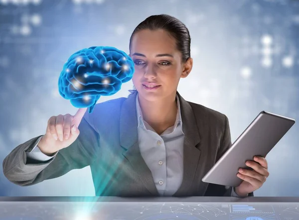 Geschäftsfrau im Konzept der künstlichen Intelligenz — Stockfoto