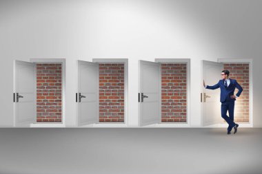 Tuğladan kapısı olmayan bir iş adamı.