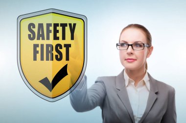 İş kadınlarında güvenlik önce gelir.