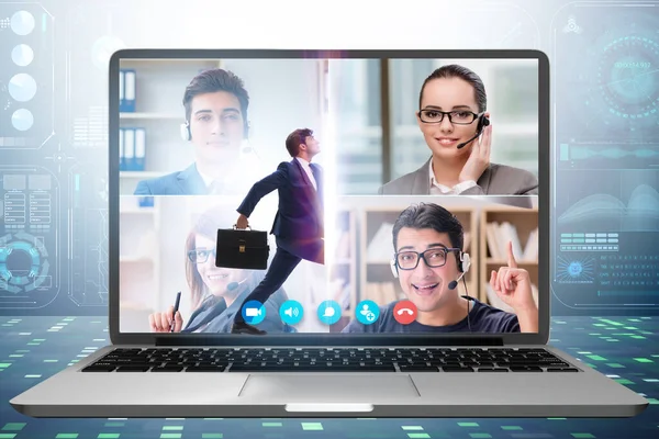 Концепция видеоконференций с людьми в режиме онлайн — стоковое фото