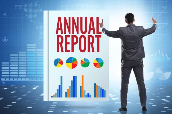 Empresario en concepto de informe anual —  Fotos de Stock