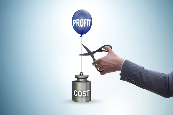 Conceito de lucro e custo com empresário — Fotografia de Stock