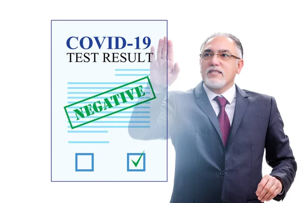 İş adamıyla Coronavirus covid-19 testi — Stok fotoğraf