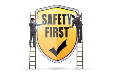 İş adamlarında güvenlik önce gelir.