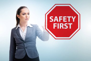 İş kadınlarında güvenlik önce gelir.