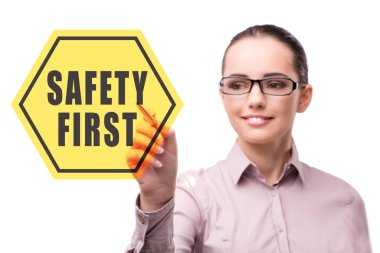 İş kadınlarında güvenlik önce gelir.