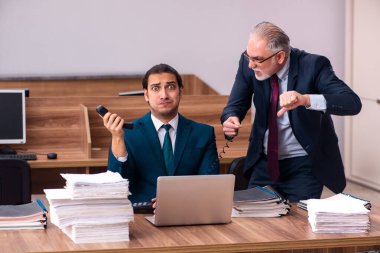 Kabadayılık kavramında yaşlı erkek işveren ve genç erkek asistan