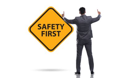 İş adamlarında güvenlik önce gelir.