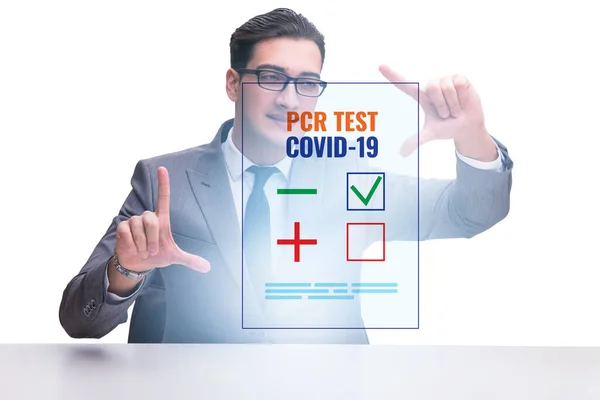 Adamıyla Coronavirus Covid Testi — Stok fotoğraf