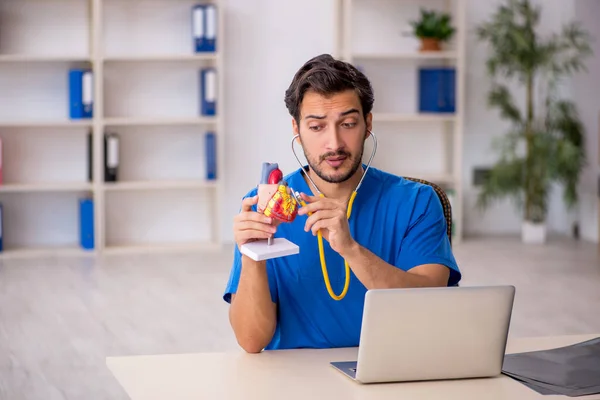 Young Doctor Cardiologist Working Clinic — Stock Photo, Image