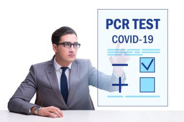 İş adamıyla Coronavirus covid-19 testi.