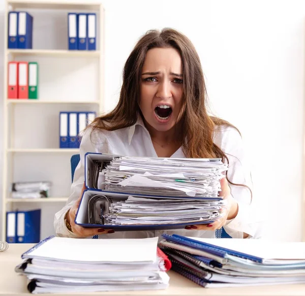 Young Female Employee Unhappy Excessive Work — Photo