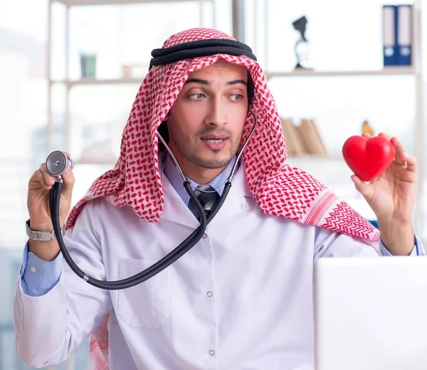 Arab Doctor Cardiologist Working Clinic — Stock Photo, Image