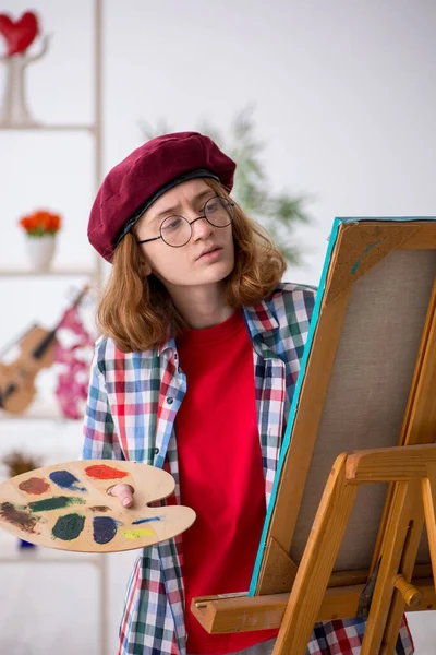 Young Female Student Enjoying Painting Home — Stock Photo, Image