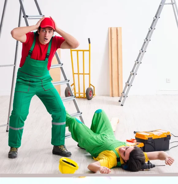 Injured Worker His Workmate — Stock Photo, Image