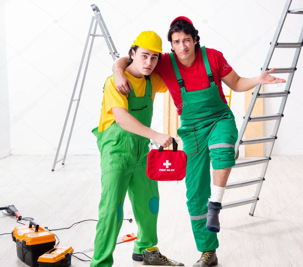 The injured worker and his workmate