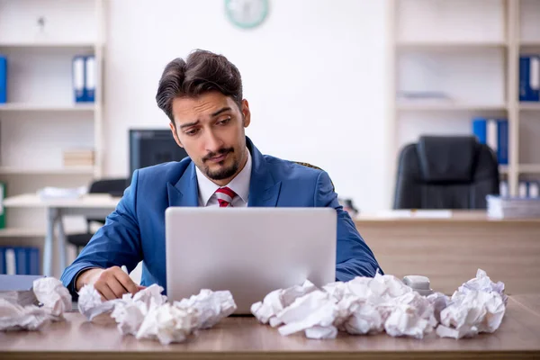 Mladý Podnikatel Zaměstnanec Konceptu Brainstorming — Stock fotografie