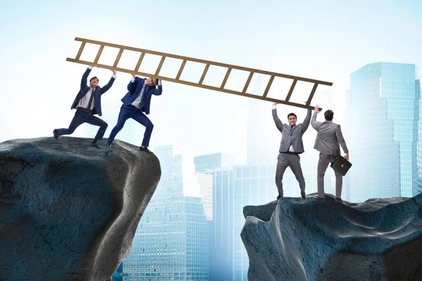 Business People Helping Chasm — Stock Photo, Image