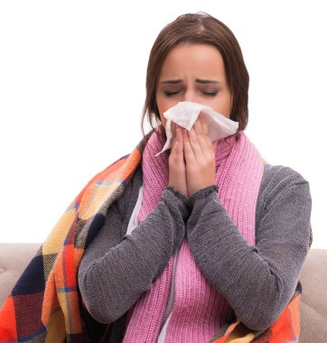 Kanepede yatan hasta kadın.