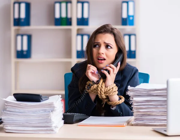 Young Beautiful Employee Tied Rope Office — Stock Photo, Image